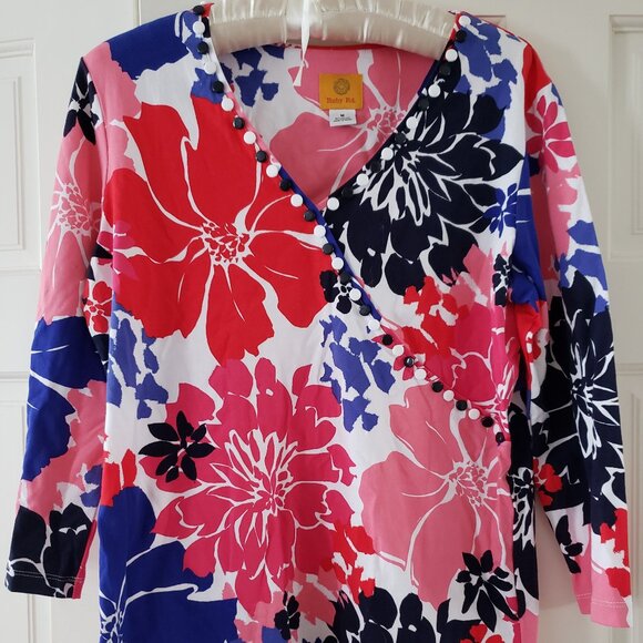 Fun floral top - Picture 1 of 2